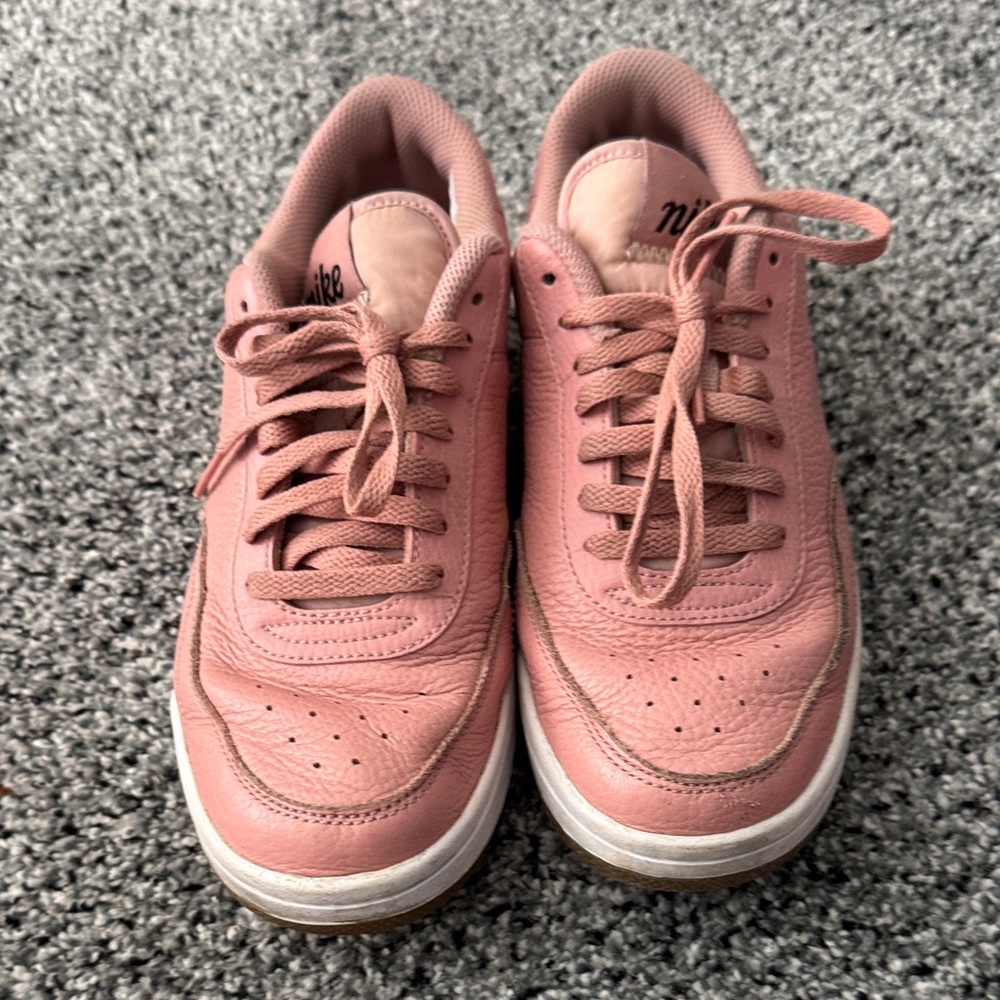 Nike Women’s Dusty Pink Leather Sneakers
